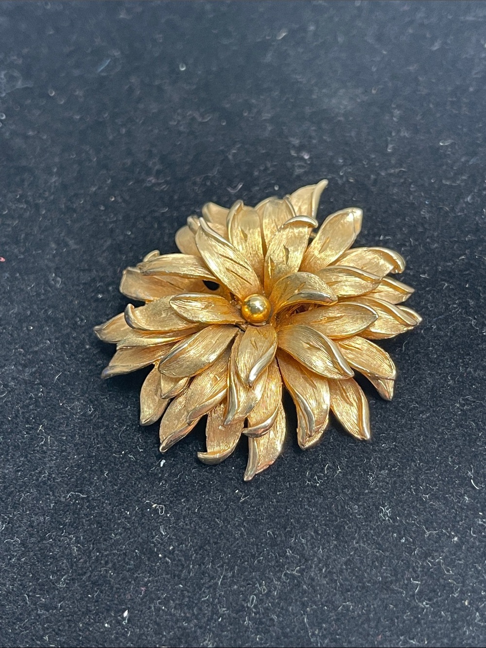08.09.26-2 Vintage Kramer Rotating Golden Petal Flower Brooch